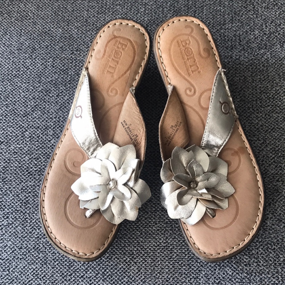 Born sandals